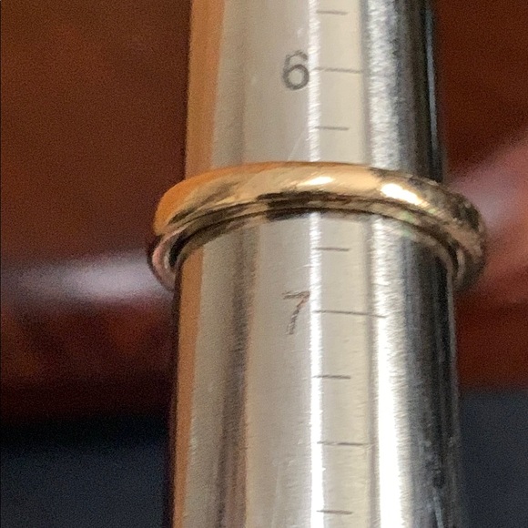 Gold tone rhinestone ring size 6.5 - Picture 5 of 6